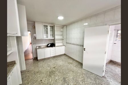 Casa à venda com 200m², 4 quartos e 3 vagasCozinha