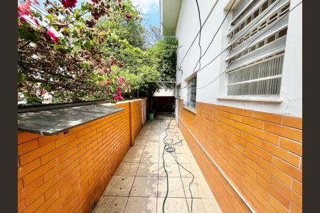 Casa à venda com 200m², 4 quartos e 3 vagasQuintal