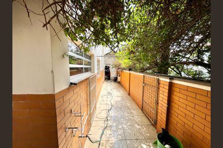 Casa à venda com 200m², 4 quartos e 3 vagasQuintal