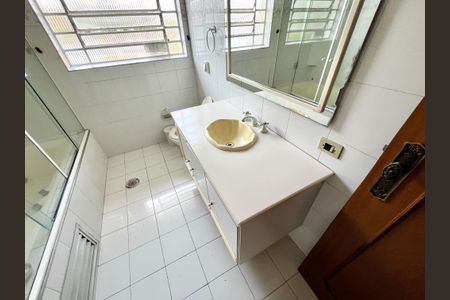 Casa à venda com 200m², 4 quartos e 3 vagasBanheiro