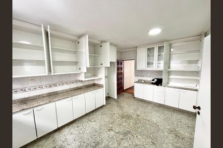 Casa à venda com 200m², 4 quartos e 3 vagasCozinha