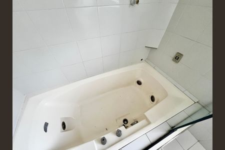 Casa à venda com 200m², 4 quartos e 3 vagasBanheiro