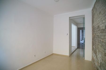 Sala de casa para alugar com 2 quartos, 60m² em Santa Rosa, Niterói