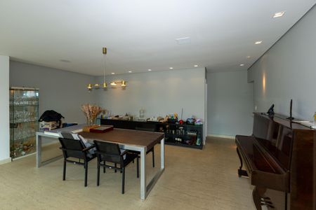 Casa de condomínio para alugar com 500m², 4 quartos e 5 vagasSala 2