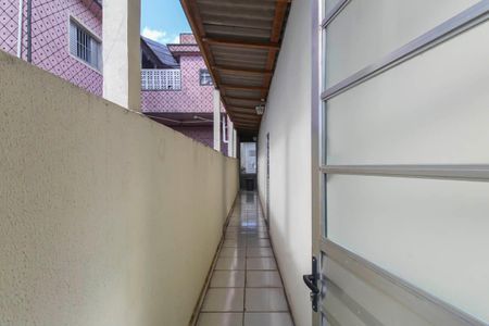 Casa para alugar com 28m², 1 quarto e sem vaga Casa para alugar com 28m², 1 quarto e sem vagaCorredor