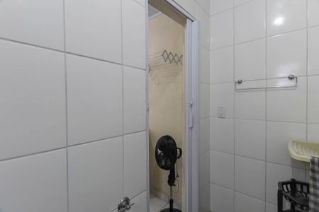 Banheiro  de casa para alugar com 1 quarto, 28m² em Cidade Continental, São Paulo