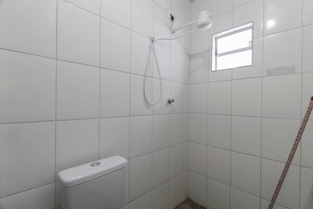 Banheiro  de casa para alugar com 1 quarto, 28m² em Cidade Continental, São Paulo