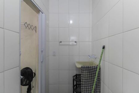 Banheiro  de casa para alugar com 1 quarto, 28m² em Cidade Continental, São Paulo