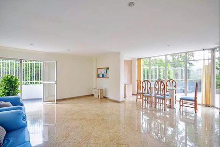 Apartamento para alugar com 45m², 1 quarto e 1 vaga Apartamento para alugar com 45m², 1 quarto e 1 vagaÁrea comum - Salão de festas