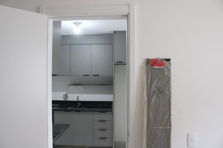 Quarto de apartamento para alugar com 1 quarto, 27m² em Parque Industrial Tomas Edson, São Paulo