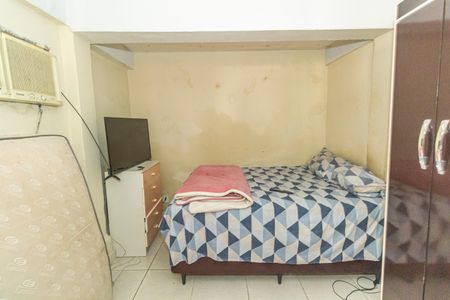 Quarto de casa para alugar com 1 quarto, 35m² em Honório Gurgel, Rio de Janeiro