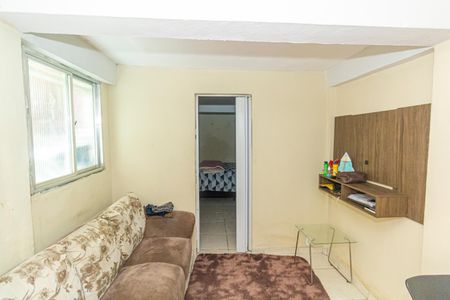 Sala de casa para alugar com 1 quarto, 35m² em Honório Gurgel, Rio de Janeiro