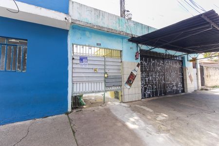 Casa para alugar com 25m², 1 quarto e 1 vaga Casa para alugar com 25m², 1 quarto e 1 vagaFachada + Placa