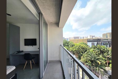 Varanda de kitnet/studio para alugar com 1 quarto, 22m² em Indianópolis, São Paulo