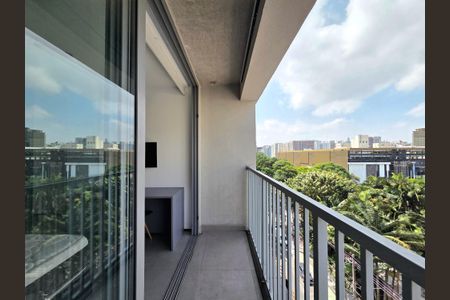 Varanda de kitnet/studio para alugar com 1 quarto, 22m² em Indianópolis, São Paulo
