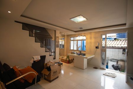 Sala de casa para alugar com 2 quartos, 400m² em Estrela do Norte, São Gonçalo