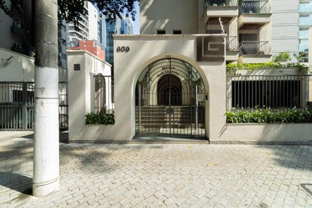 Apartamento à venda com 165m², 3 quartos e 3 vagasFachada