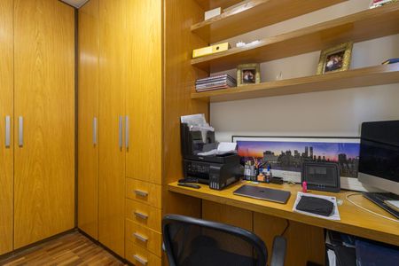 Apartamento à venda com 165m², 3 quartos e 3 vagasQuarto Suíte 4