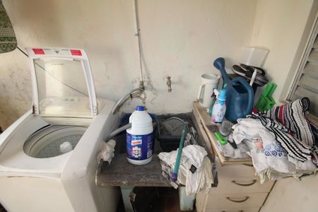 Casa à venda com 400m², 5 quartos e 2 vagasCasa 1 - Área de Serviço