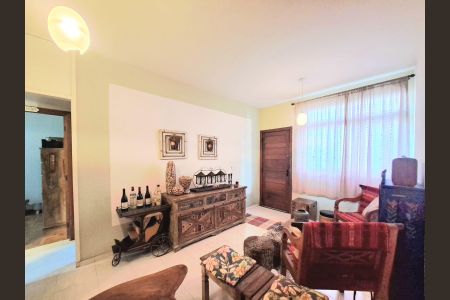 Apartamento à venda com 74m², 2 quartos e 1 vaga