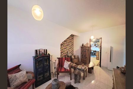 Apartamento à venda com 74m², 2 quartos e 1 vaga