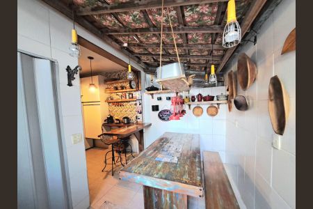 Apartamento à venda com 74m², 2 quartos e 1 vaga