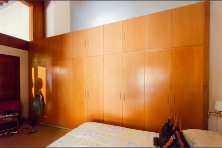 Casa à venda com 800m², 4 quartos e 6 vagasSuíte 1