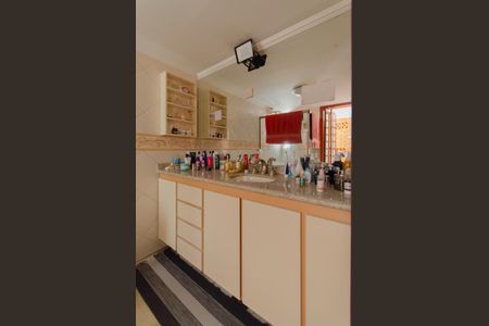 Casa à venda com 800m², 4 quartos e 6 vagasBanheiro da Suíte 1