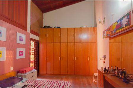 Casa à venda com 800m², 4 quartos e 6 vagasQuarto 2