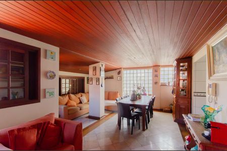 Casa à venda com 800m², 4 quartos e 6 vagasSala 1