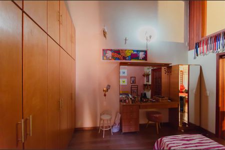 Casa à venda com 800m², 4 quartos e 6 vagasQuarto 2