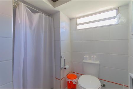 Casa à venda com 800m², 4 quartos e 6 vagasBanheiro da Suíte 2