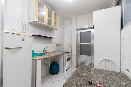 Cozinha de casa para alugar com 1 quarto, 25m² em Jardim Aeroporto, São Paulo