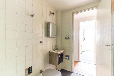 Banheiro de kitnet/studio para alugar com 1 quarto, 50m² em Santa Ifigênia, São Paulo
