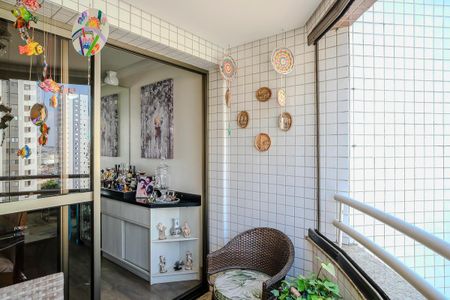 Apartamento à venda com 118m², 3 quartos e 2 vagasVaranda