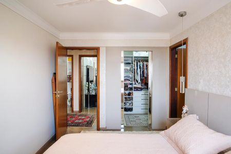 Apartamento à venda com 118m², 3 quartos e 2 vagasSuíte 1