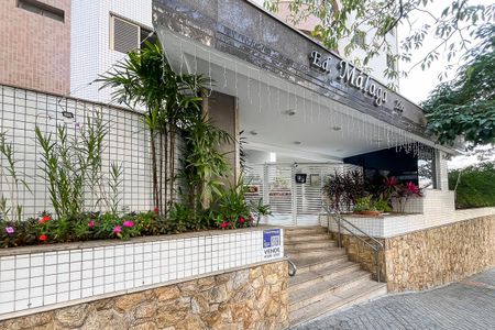 Apartamento à venda com 118m², 3 quartos e 2 vagasFachada + plaquinha