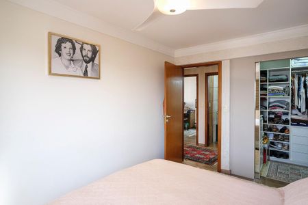 Apartamento à venda com 118m², 3 quartos e 2 vagasSuíte 1