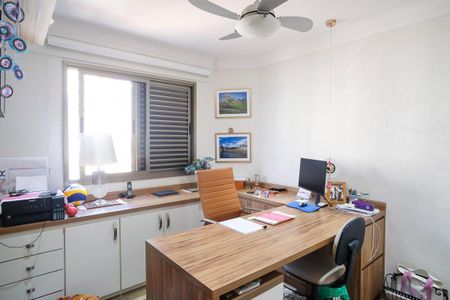 Apartamento à venda com 118m², 3 quartos e 2 vagasSuíte 2