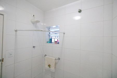 Casa à venda com 187m², 2 quartos e 2 vagas Casa à venda com 187m², 2 quartos e 2 vagasBanheiro