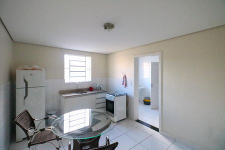 Casa à venda com 187m², 2 quartos e 2 vagas Casa à venda com 187m², 2 quartos e 2 vagasCozinha