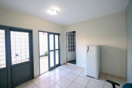 Casa à venda com 187m², 2 quartos e 2 vagas Casa à venda com 187m², 2 quartos e 2 vagasÁrea de Serviço