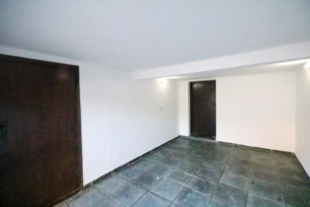 Casa à venda com 187m², 2 quartos e 2 vagas Casa à venda com 187m², 2 quartos e 2 vagasGaragem