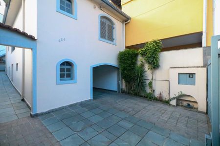 Casa à venda com 187m², 2 quartos e 2 vagas Casa à venda com 187m², 2 quartos e 2 vagasQuintal