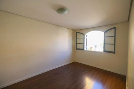 Casa à venda com 187m², 2 quartos e 2 vagas Casa à venda com 187m², 2 quartos e 2 vagasQuarto 1