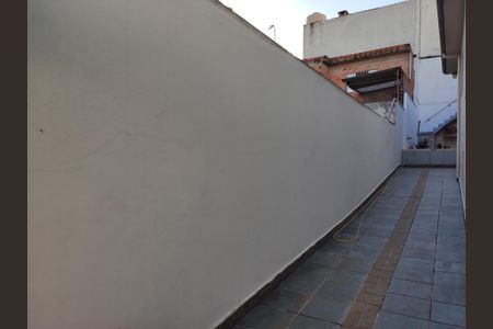 Casa à venda com 187m², 2 quartos e 2 vagas Casa à venda com 187m², 2 quartos e 2 vagasQuintal