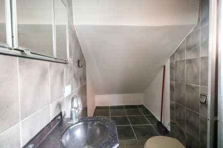 Casa à venda com 187m², 2 quartos e 2 vagas Casa à venda com 187m², 2 quartos e 2 vagasBanheiro da Garagem