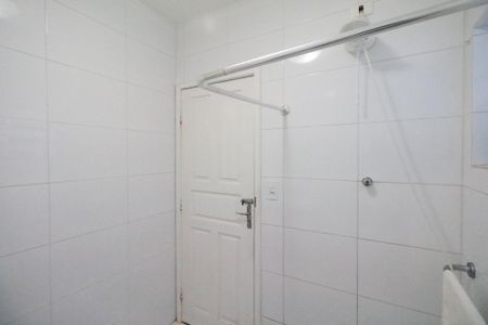 Casa à venda com 187m², 2 quartos e 2 vagas Casa à venda com 187m², 2 quartos e 2 vagasBanheiro