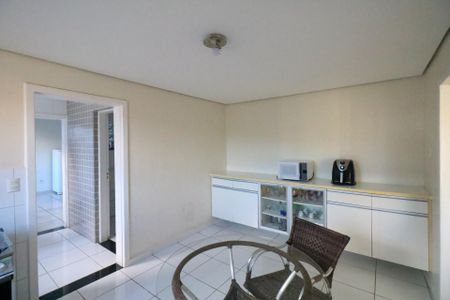 Casa à venda com 187m², 2 quartos e 2 vagas Casa à venda com 187m², 2 quartos e 2 vagasCozinha