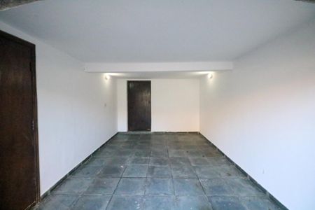 Casa à venda com 187m², 2 quartos e 2 vagas Casa à venda com 187m², 2 quartos e 2 vagasGaragem